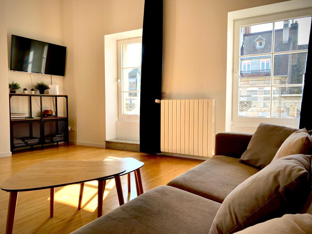 Les Fabuleux Appartements Du Coeur De Ville - Place Victor Hugo Besancon Exterior photo